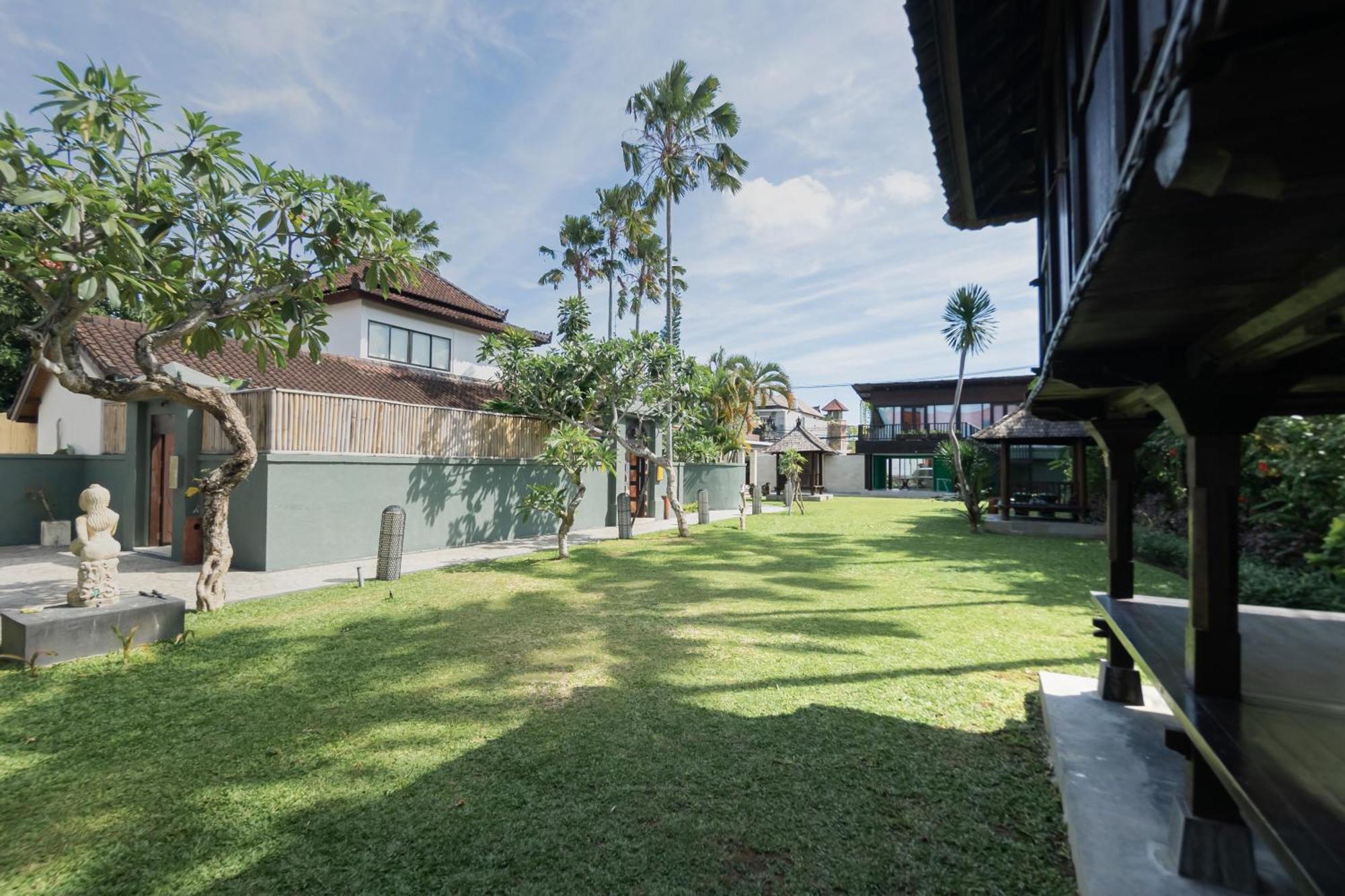 Four On Drupadi Villa Seminyak Exterior foto
